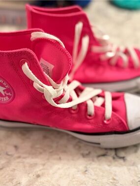Converse Chuck Taylor All Star Pink High Top Sneakers Women’s 8.